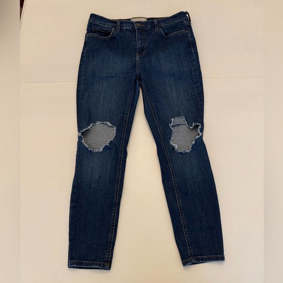 Free People Denim - Free People Dark Blue Distressed High Waisted Skinny Jeans size 32